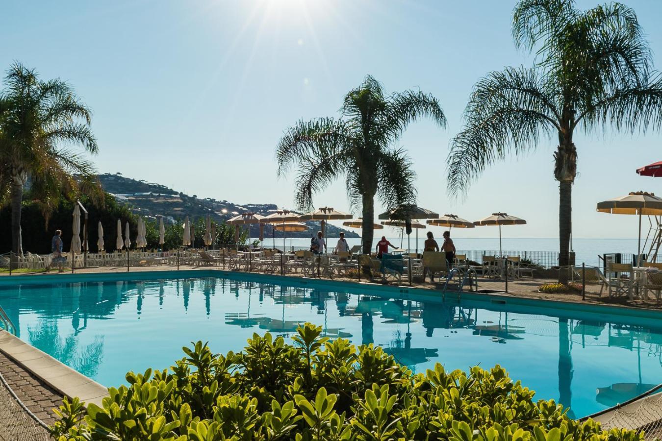 Elegante Appartamento Con Piscina - Wi-Fi & Box Privato Sanremo Eksteriør bilde