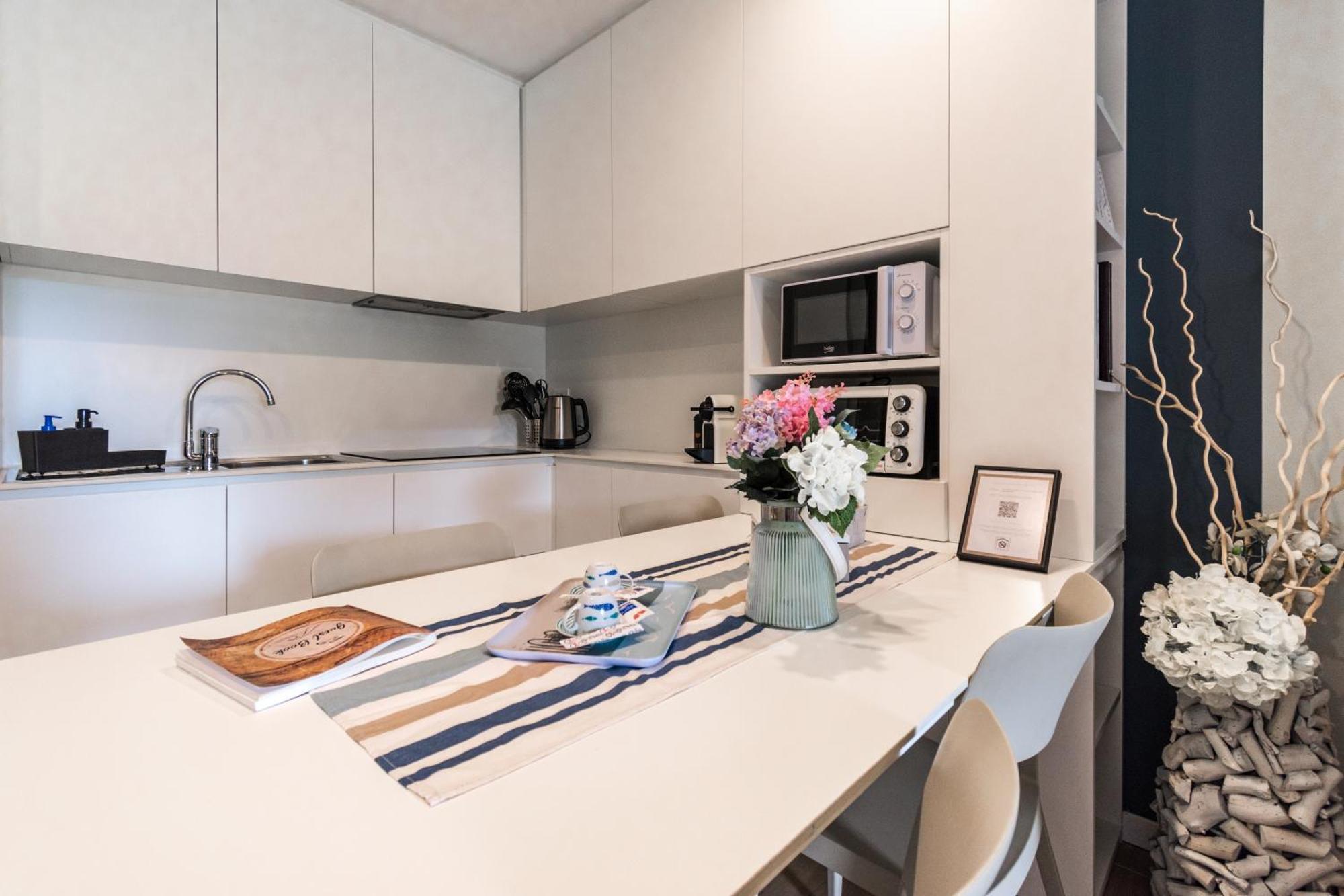 Elegante Appartamento Con Piscina - Wi-Fi & Box Privato Sanremo Eksteriør bilde